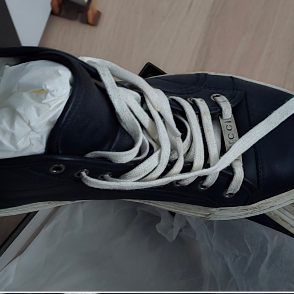 GUCCI A7 hightops .Navy..excellent  condition